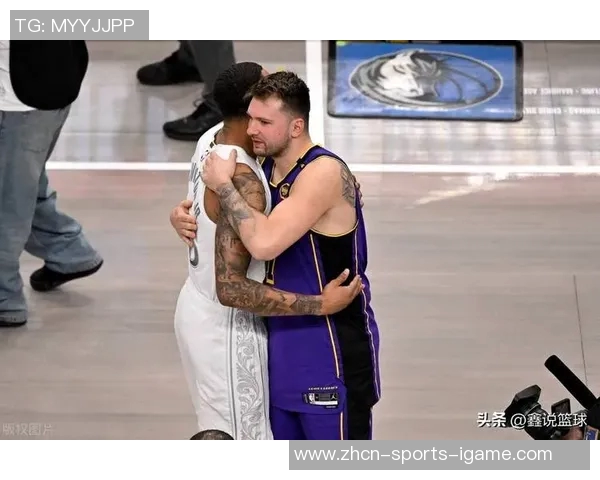 东契奇情绪爆发主场逆袭达拉斯球迷的嘲讽对象是谁